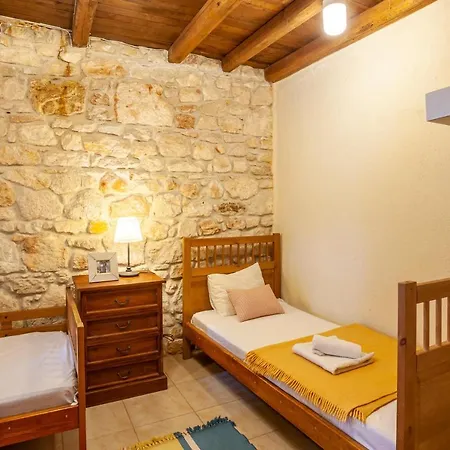 Forest Stone With Pool Apartment