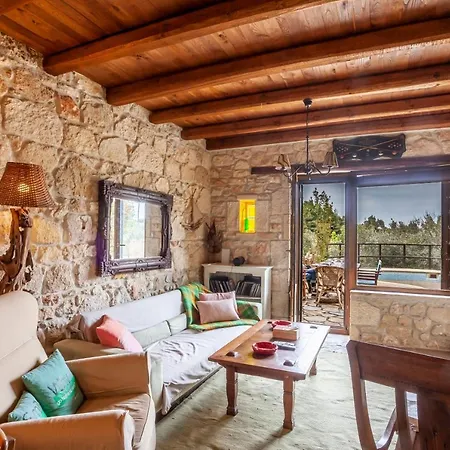 Apartment Forest Stone With Pool Kriopigi