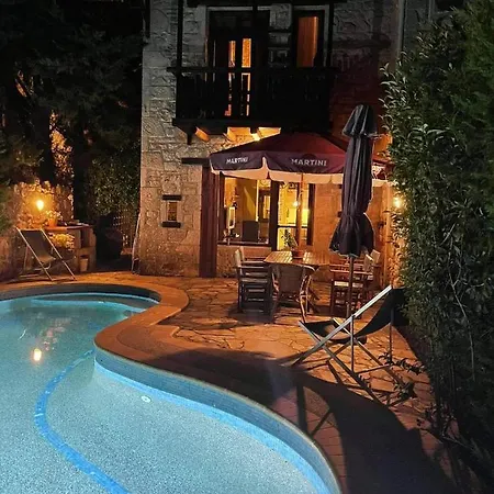 Forest Stone With Pool Apartment *