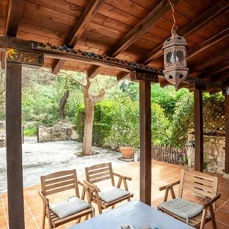 Forest Stone With Pool Apartment